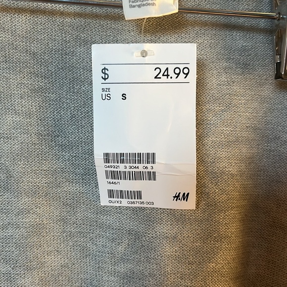 Small H&M Sweater - Picture 4 of 4